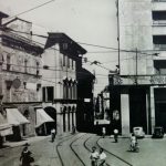Androna di San Lorenzo Via delle Lame prima degli abbattimenti del lato sinistro, venendo dal centro. L'Androna di San Lorenzo usciva in via delle Lame tra le prime due case visibili sulla sinistra