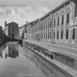 Canale di Reno a valle della chiesa di Santa Maria della Visitazione Sulla destra è la Manifattura Tabacchi, che occupò nel 1801 i locali del Convento di Santa Maria Nuova, dopo la sua soppressione avvenuta sotto Napoleone nel 1799. La facciata (tuttora esistente) in stile Liberty è stata realizzata nel 1906 ed è opera dell'ing. De Napoli. Il convento prima, e la manifattura poi, era attraversato da tre chiaviche tratte dal Canale di Reno, che dopo avere servito i locali (per la manifattura azionavano le macchine per il tabacco) che poi si riunivano per uscire da porta delle Lame. Immagine tratta da cartolina (collezione privata).