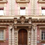Palazzo Fantuzzi Portone di ingresso