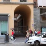 Vicolo dei Pini Gli accessi della Via Pini sul Mercato di Mezzo (oggi via Rizzoli)