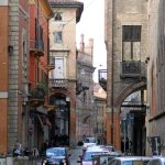 Via Castiglione nei pressi dei palazzi Pepoli