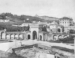 Il risultato della demolizione della chiesa della Compagnia dei 33.