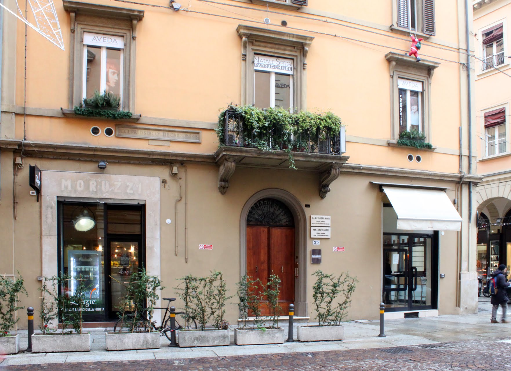 Via Massimo d’Azeglio 23 (N.102) – Chiesa parrocchiale e la canonica di S. Giacomo dei Carbonesi