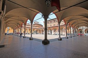 Il quadriportico.