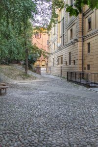 Ciò che rimane oggi dei "Vicoli del Teatro Nuovo".