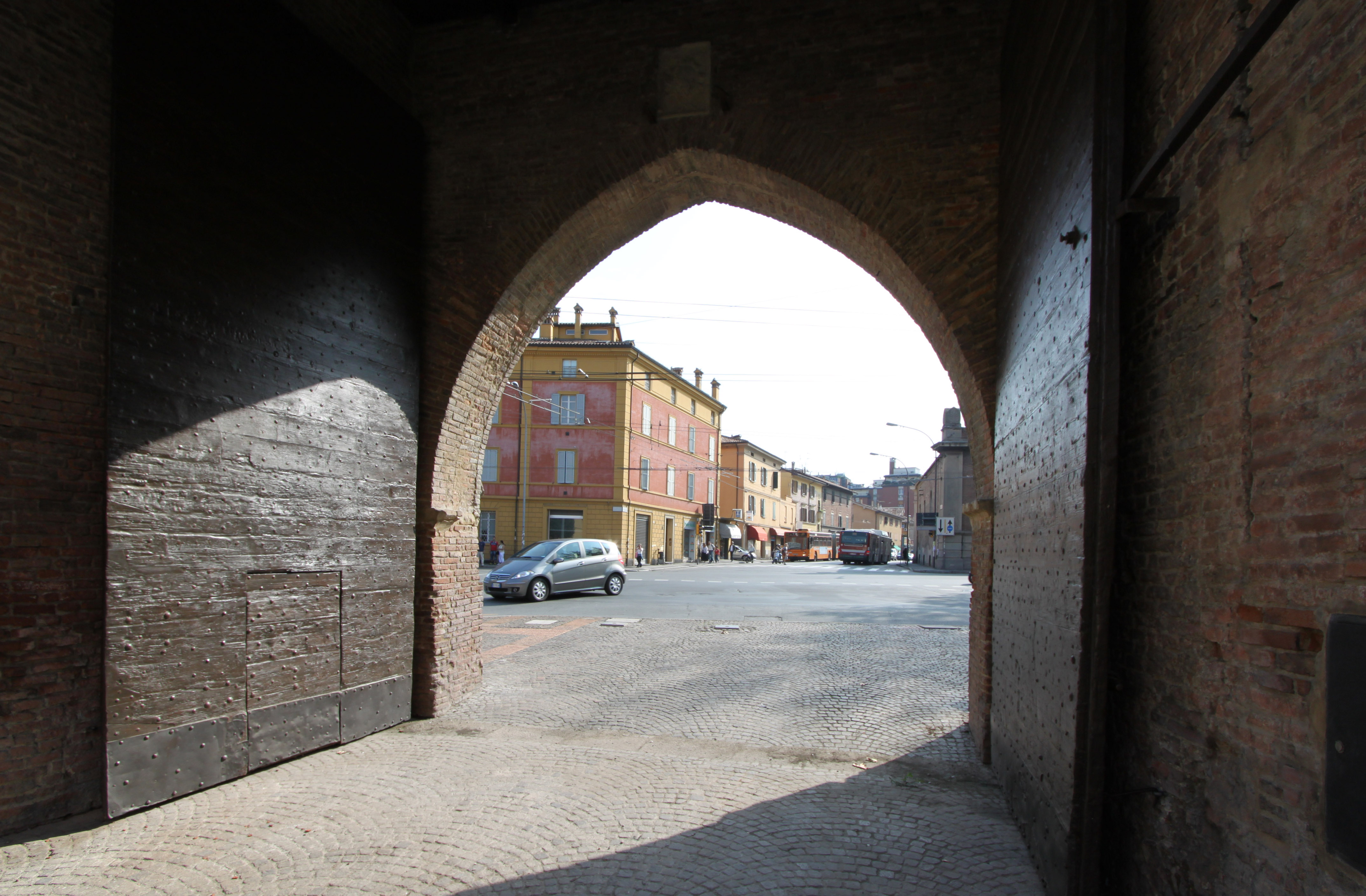 Porta San Vitale