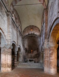 Interno della chiesa