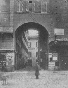Immagine tratta dal libro di Angelo Finelli Bologna nel Mille - Identificazione della cerchia che le appartenne a quel tempo, edito a Bologna dagli Stabilimenti Tipografici Riuniti nel 1927.