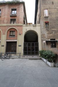 La Galleria dei Notai, antico Vicolo di Santa Croce da via de' Pignattari.