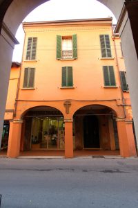Già Ospizio per i poveri sacerdoti.