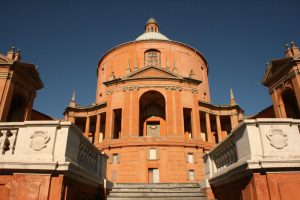 Fronte della basilica della Beata Vergine di San Luca