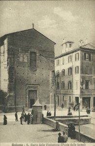 La chiesa di Santa Maria della Visitazione e il Ponte delle Lame. La facciata della chiesa si presenta così anche oggi.