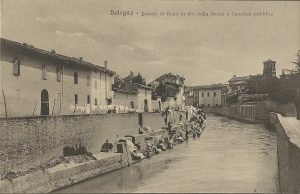 Canale di Reno nel tratto di via della Grada. In fondo a destra si vede la chiesa di Santa Maria della Carità.