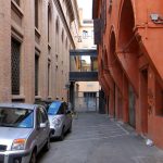 Via degli Albari. A destra si vede il numero 5. Poco dopo c'è il cancello che chiude la via. Via degli Albari tratto chiuso