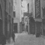 Accuse Il cortile in fondo è la Corte del pozzo del Capitano, con il vicolo detto delle massaie. (Testo e immagine dal libro di Angelo Finelli "Bologna nel Mille ...".