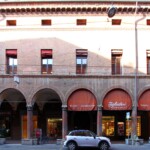 Palazzo Scarani, Strada San Felice 110 (Via San Felice 31) Palazzo Scarani