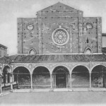Santa Maria dei Servi Questa immagine (da cartolina) è anteriore al 1905. Da notare i rinforzi in mattoni (a sinistra) agli archi del quadriportico. Il colonnato del quadriportico è spesso stato soggetto a crolli e rischi di crollo causati dalla eccessiva distanza tra una colonna e l'altra e dalla esilità delle colonne stesse.
