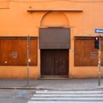 Santa Maria della Carità: accesso locale a levante della chiesa. Santa Maria della Carità