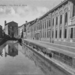 Sulla destra è la Manifattura Tabacchi, che occupò nel 1801 i locali del Convento di Santa Maria Nuova, dopo la sua soppressione avvenuta sotto Napoleone nel 1799