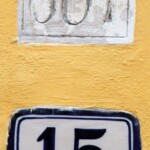 Vecchio numero civico (607) e nuovo umero civico (15)
