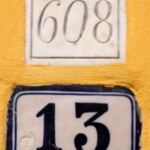 Vecchio numero civico (608) e nuovo umero civico (13)