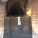 Il Voltone dei Fibbia da cui si raggiungeva il sagrato settentrionale di Santa Maria Maggiore mediante il vicolo Belvedere.