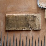 La lapidetta del 1801 con l'indicazione di Broglio de' Mussolini.