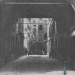 Via Cimarie vista da via Orefici. L'arte dei Falegnami aveva qui al numero 1275 la propria residenza, posta sopra il voltone.