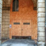 Il portone / passo carraio.