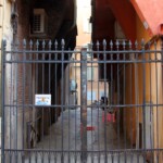 Cancello su via Guglielmo Oberdano, che chiude la soppressa via del Limbo