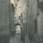 Via Zibonerie o Sanmartini (dal nome di un negoziante di ferramenta che vi aveva il negozio). (Testo di Angelo Finelli) Immagine tratta dal libro di Angelo Finelli Bologna nel Mille - Identificazione della cerchia che le appartenne a quel tempo, edito a Bologna dagli Stabilimenti Tipografici Riuniti nel 1927.