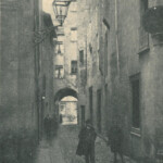 Via Zibonerie o Sanmartini (dal nome di un negoziante di ferramenta che vi aveva il negozio). (Testo di Angelo Finelli) Immagine tratta dal libro di Angelo Finelli Bologna nel Mille - Identificazione della cerchia che le appartenne a quel tempo, edito a Bologna dagli Stabilimenti Tipografici Riuniti nel 1927.