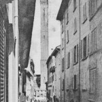 La via Rizzoli "stretta" A destra, in basso, si intravede il voltone di accesso alla scomparsa via Cimarie.