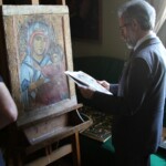 Il dott. Franco Faranda davanti all'Immagine.