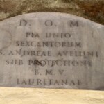 Arco 211: lapide