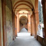 Strapiombo del portico a nord nel paraggi dell'arco 228