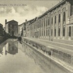 Il Canale di Reno davanti alla Manifattura Tabacchi. Al centro, davanti alla chiesa e al ponte delle Lame, si vede il Ponte di Santa Maria Nuova. A sinistra si vedono le vecchie case su via Riva Reno, che poi, gravemente danneggiate dai bombardamenti della seconda guerra mondiale, furono sostituite dagli attuali moderni palazzoni.