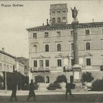 Piazza San Domenico. Il nome di "Piazza Galileo" indicato nella cartolina fu assegnato a questa piazza nell'ambito della riforma toponomastica 1873-78. Nel 1934 venne ripristinato l'antico nome di Piazza San Domenico.