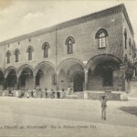 L'antica casa Modiano (qui indicata come casa Filippetti già Macchiavelli), cancellata dai bombardamenti della seconda guerra mondiale, e la salita che porta a San GIovanni in Monte. A sinistra si nota il voltone che segna l'inizio della salita che porta alla porta laterale della chiesa di San Giovanni in Monte.