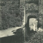 Il Canale Navile appena fuori delle mura cittadine, su cui si vede il varco (spesso considerato la tredicesima porta di Bologna).